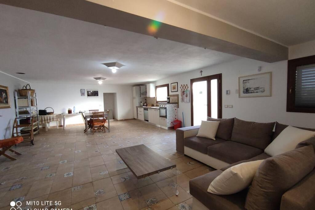 Casa Relax In Periferia Con Ingresso E Parcheggio Privato. Apartment Zimmardo Ngoại thất bức ảnh